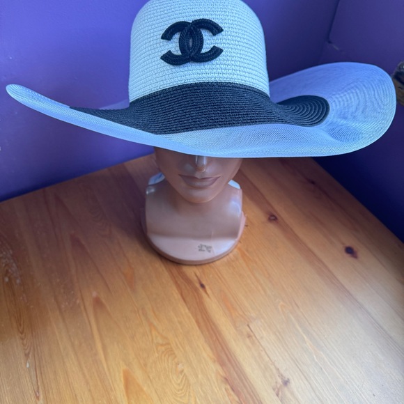 Fancy hat - Picture 12 of 13